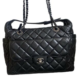 ❌ SOLD‼️ Chanel Large Quilted Lambskin Flag Bag